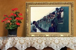 رمان آقای منتقد، نقد می‌شود