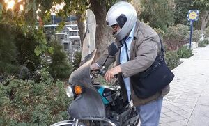 توبه آقای نویسنده از موتورسواری در خط ویژه +عکس