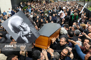 دزدی از بازیگران در مراسم تشییع جمشید مشایخی +عکس