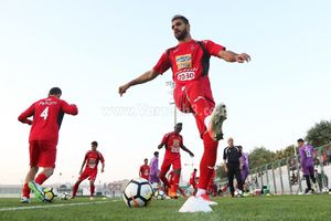 بازگشت نوراللهی به تمرینات پرسپولیس +عکس