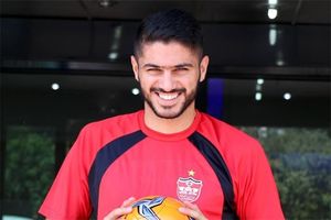 بازیکن پرسپولیس به بازی با الاهلی نمی‌رسد