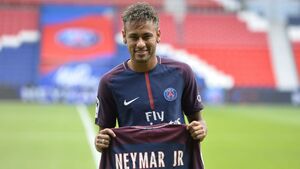 PSG فروش پیراهن نیمار را متوقف کرد +عکس