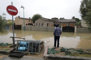 مناطق جنوبی فرانسه در پی بارش باران به زیر آب رفتند +عکس