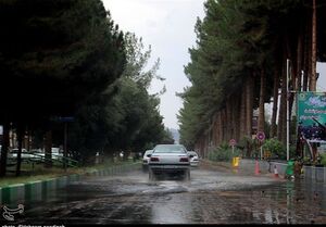 بارش باران و برف در جاده‌های ۸ استان