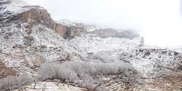 آسمانی آرام در نجف و کربلا/بارش برف در ارتفاعات البرز مرکزی