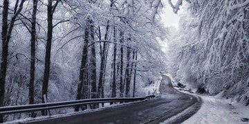 ترافیک نیمه‌سنگین در آزادراه قزوین‌-تهران/برف و باران در برخی جاده‌ها