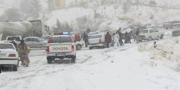 برف و باران در جاده‌های 17 استان/‌لزوم تجهیز به زنجیرچرخ در محورهای کوهستانی