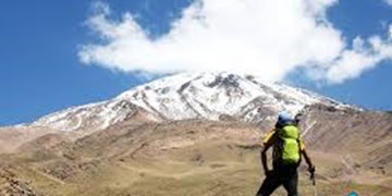 صعود به قله دماوند را ضابطه‌مند کنید/هرهفته بالغ بر یک تن زباله از دماوند جمع آوری می‌شود