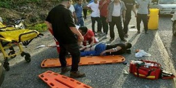 تصادف اتوبوس با تریلی در جاده اصفهان ـ کاشان/ یک نفر کشته شد