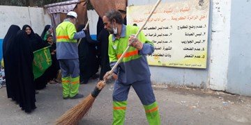 آنها خاک پای زائران را سرمه چشم می‌کنند