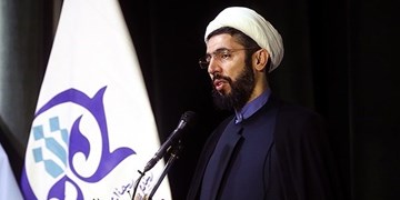 رستمی: وظیفه که برای اساتید و دانشجویان تعریف می‌کنیم باید عالمانه و صبورانه باشد