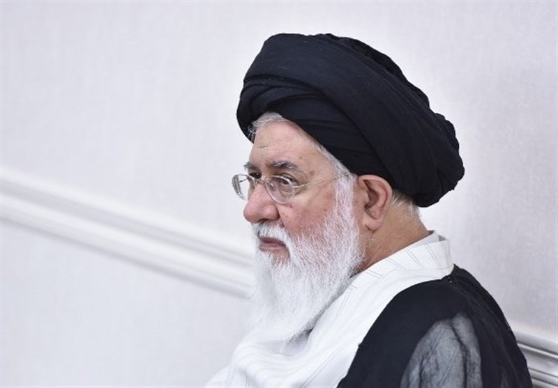 عکس/ امام جمعه مشهد به اینستاگرام می‌رود