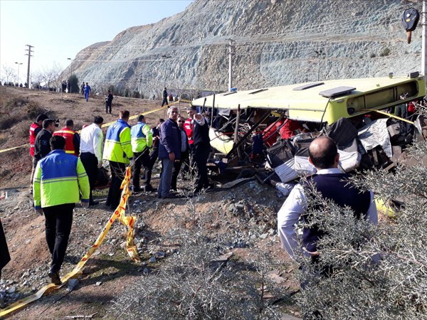 مصاحبه با مجروحین حادثه واژگونی اتوبوس در دانشگاه آزاد