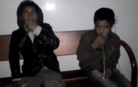 مادر یکی از کودکان گل فروش اجازه نداد فرزندش را ببینیم