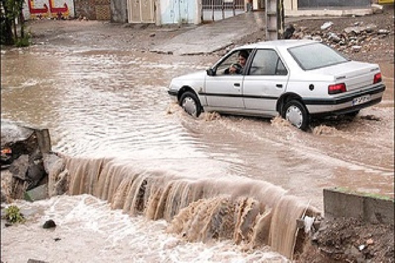 انجام عملیات برای نجات مصدومین روستای تنگه منصور