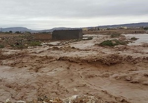 نجات ۲ فرد گرفتار در سیلاب نیکشهر