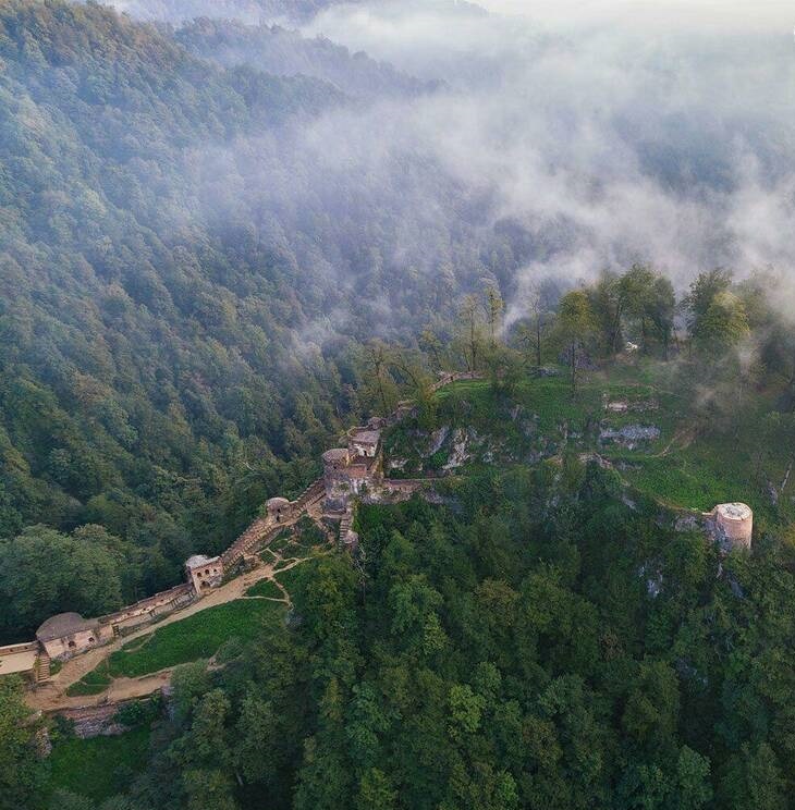 نمایی زیبا از قلعه رودخان را ببینید