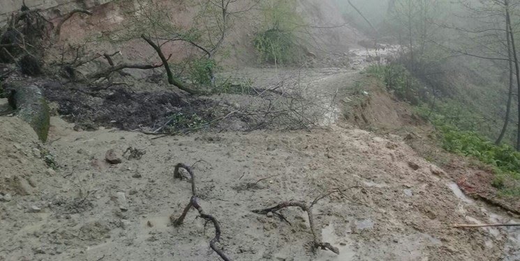 جاده ارتباطی روستاهای بالادست میاندورود مسدود شد