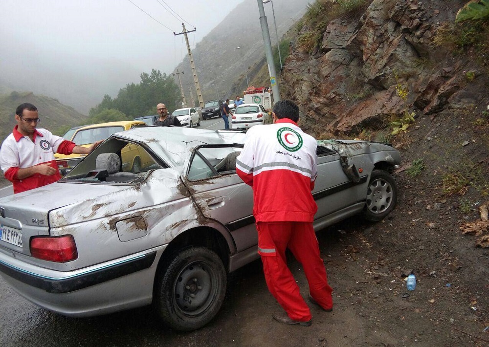 برخورد 2 خودرو در جاده هراز 9 مصدوم برجای گذاشت