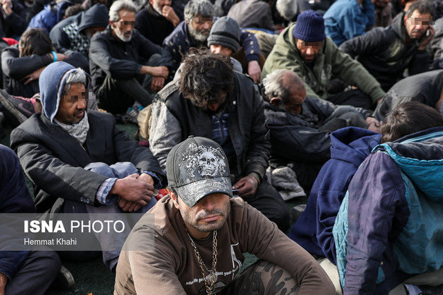 مدت نگهداری معتادان متجاهر در مراکز بازپروری چقدر است؟