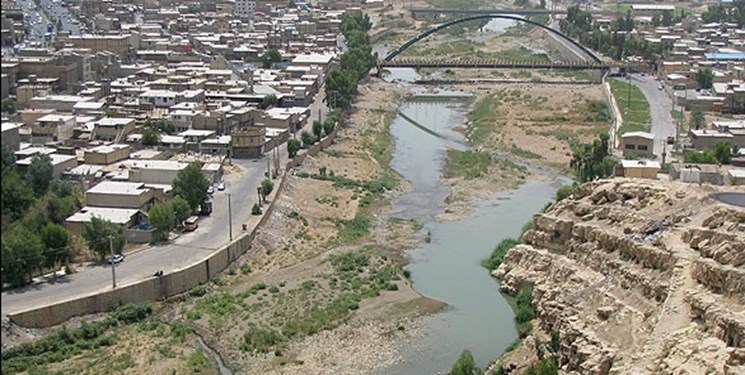 مدارسی که تا آبان آماده می‌شوند؛ خانه مردم و کانکس به جای مدرسه / گلایه از گرانی نوشت‌افزار و دوری راه