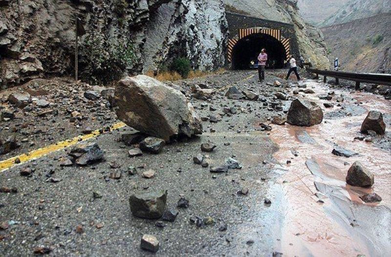 احتمال سقوط سنگ و بهمن در جاده های کوهستانی البرز