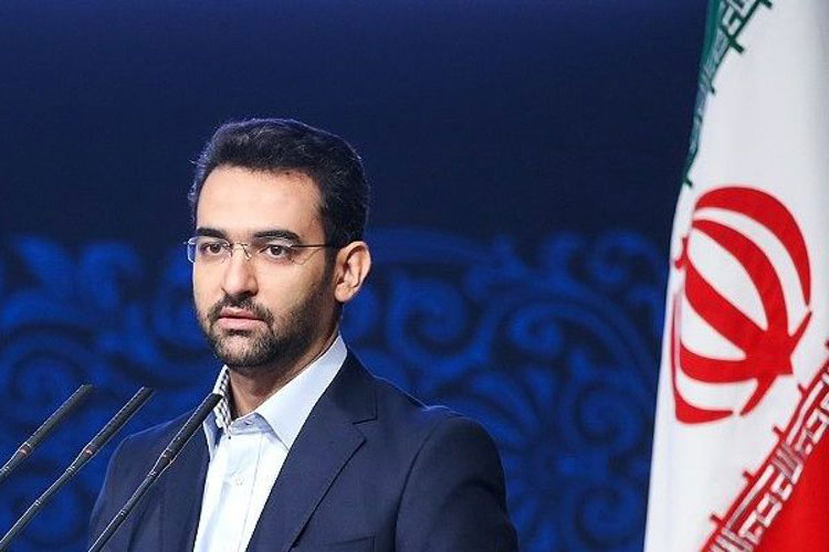 آذری جهرمی: در فضای مجازی قانون حاکم نیست